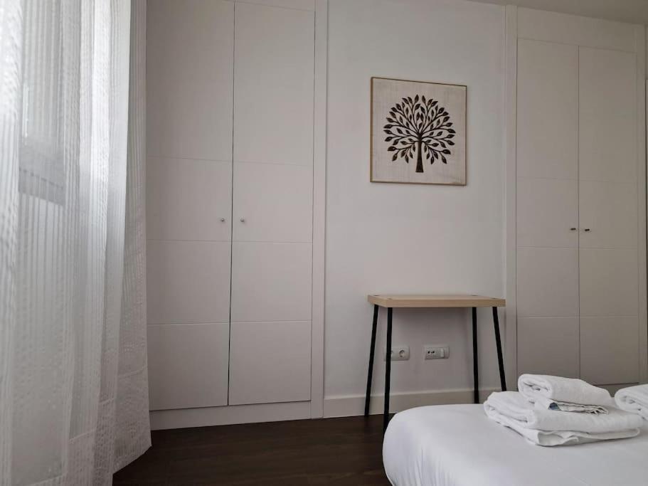 Valdebebas Con Garaje Gimnasio Y Piscina Lejlighed Madrid Eksteriør billede